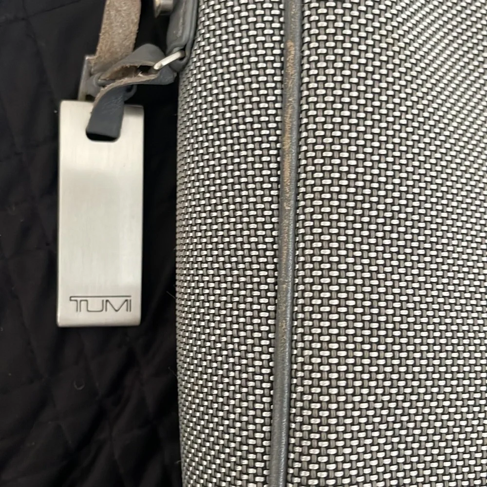 TUMI Slim Laptop Bag Case Briefcase 13 inch Gray / Silver Excellent Condition - Picture 5 of 6